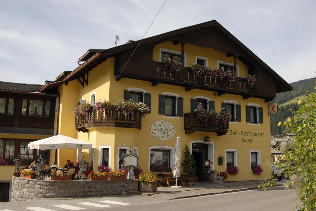 Hotel Loewenwirt 塞斯托 外观 照片